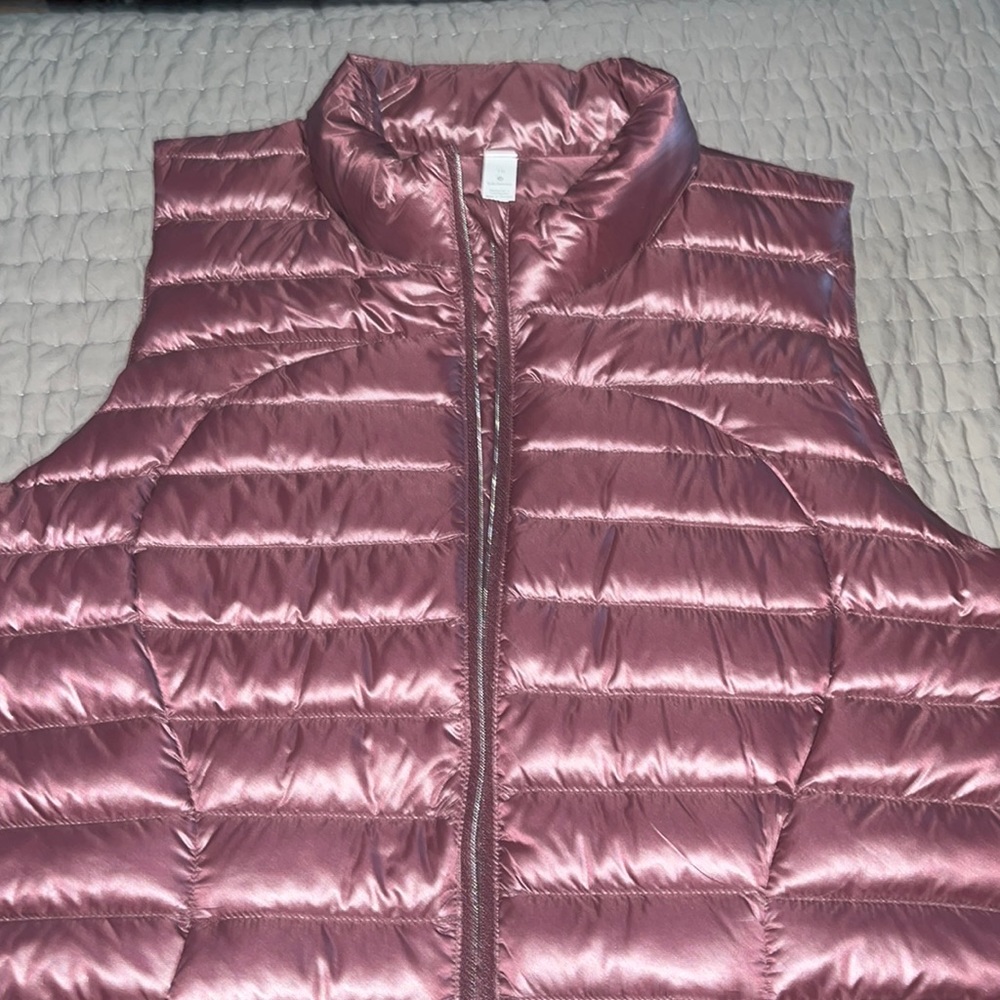 Lululemon Pack It Down Vest *Shine size 10 NWT